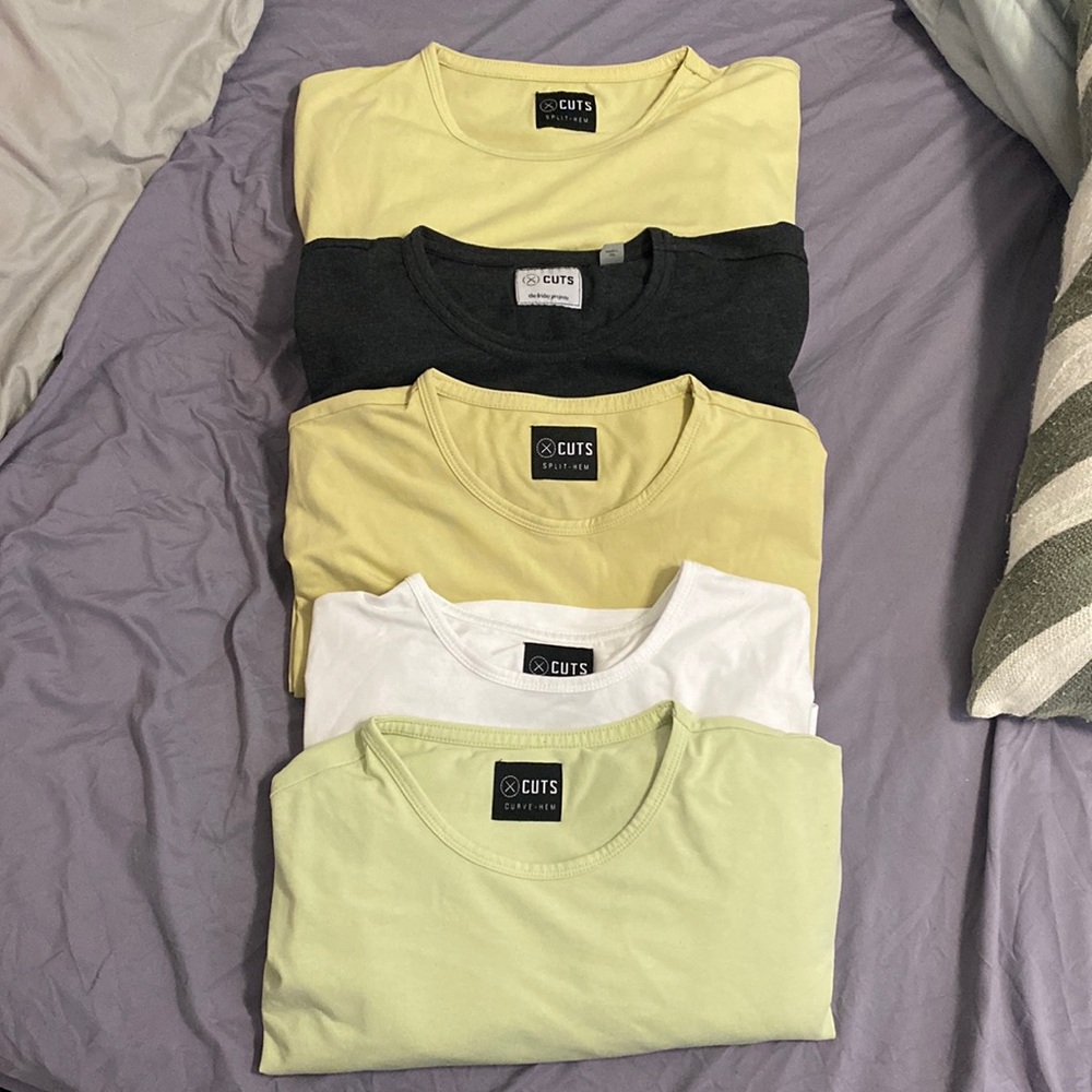 Cuts lot 4 shirts Large and 1 Medium (yellow)